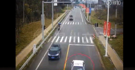 2e8ac9c43df817e135f0a3483f43d19c.gif
