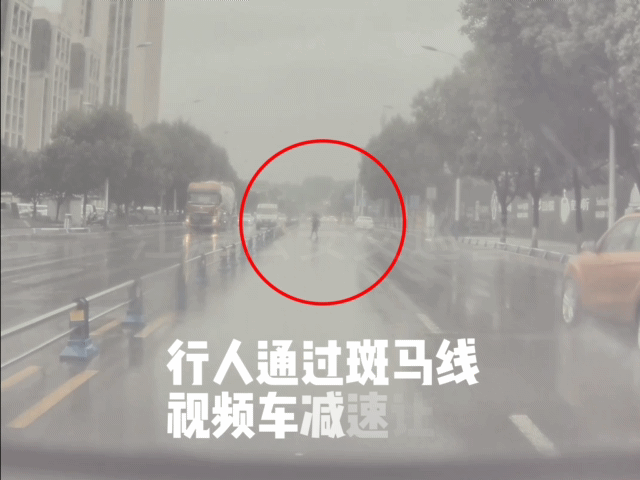 91b921fb3d0a8aea1911a46306ee05f6.gif