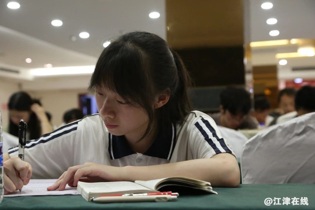 8bf5a51261f7de1543e4f9fc52f1bb24.jpg