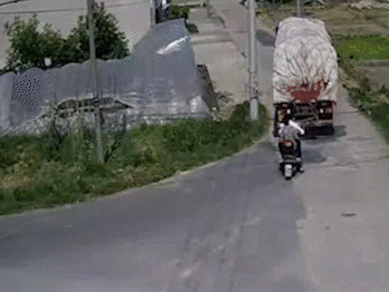 405f05372e098537f569564135d72e6b.gif