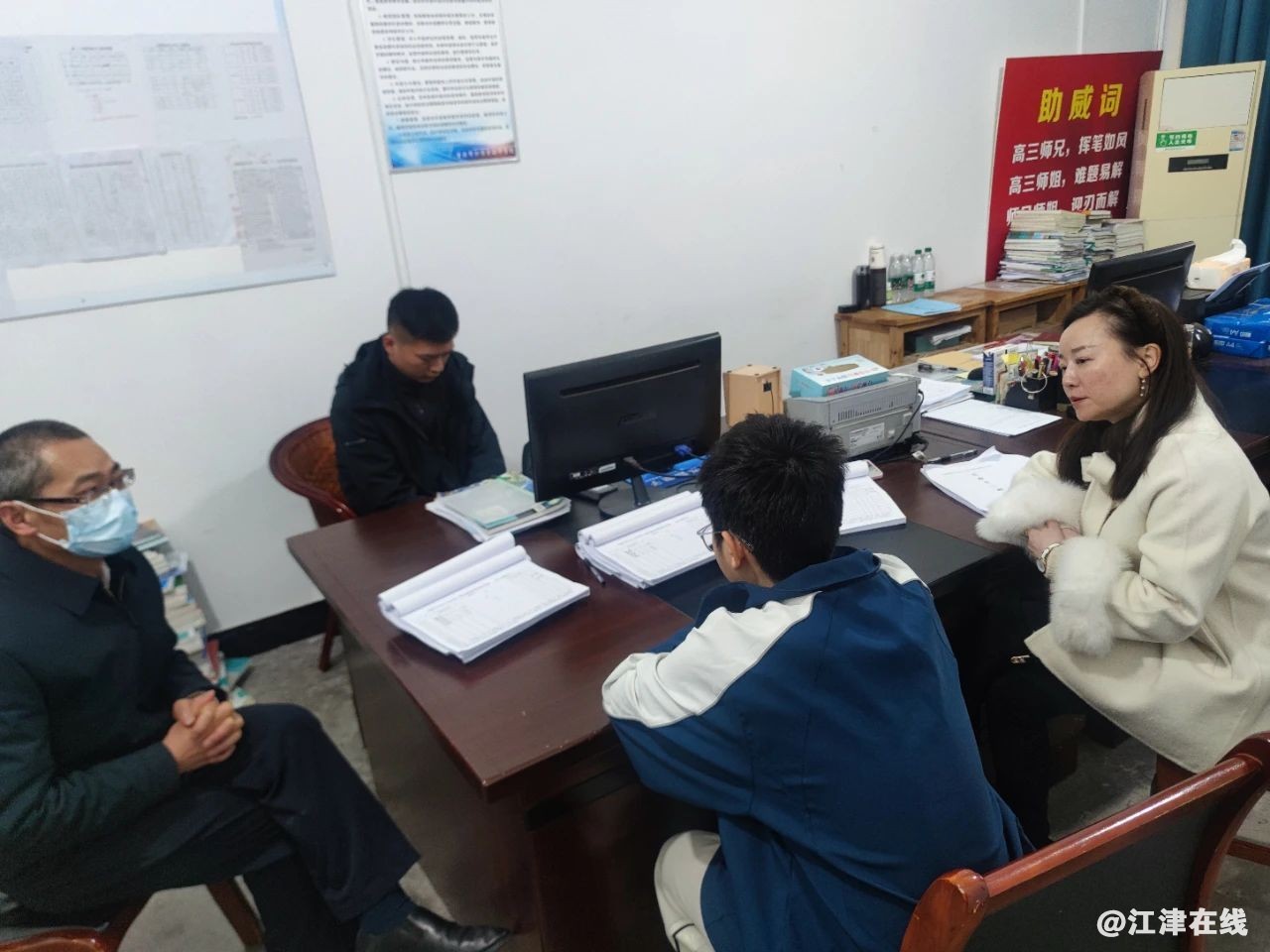 f4ebe1209663a159117dc2ed92ecc36c.jpg